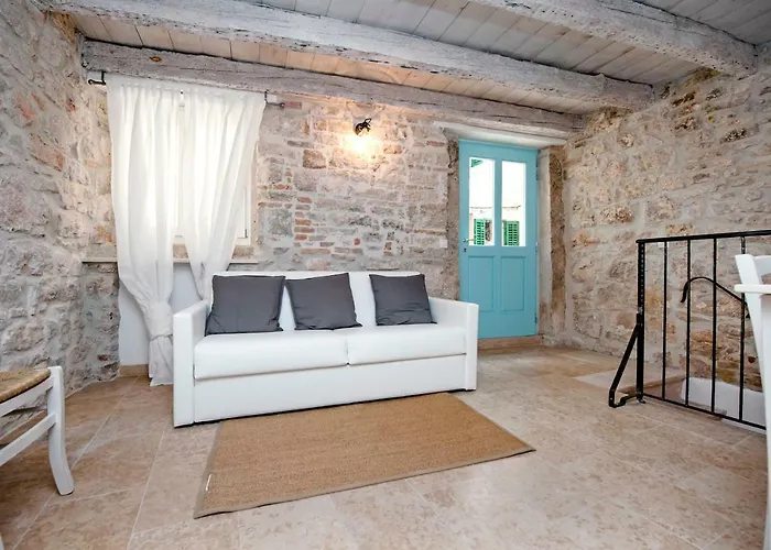 Casa Roccia Bianca *