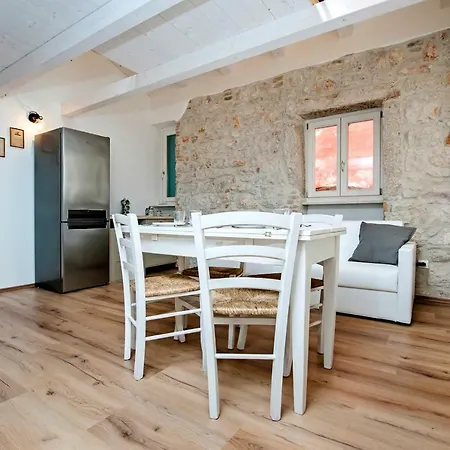 Casa Roccia Bianca *