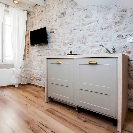 Apartment Casa Roccia Bianca *