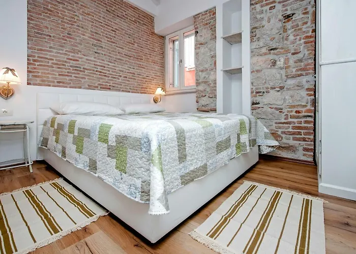 Casa Roccia Bianca Ρόβινι