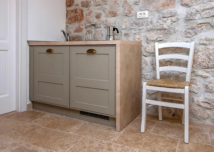 Casa Roccia Bianca Ρόβινι